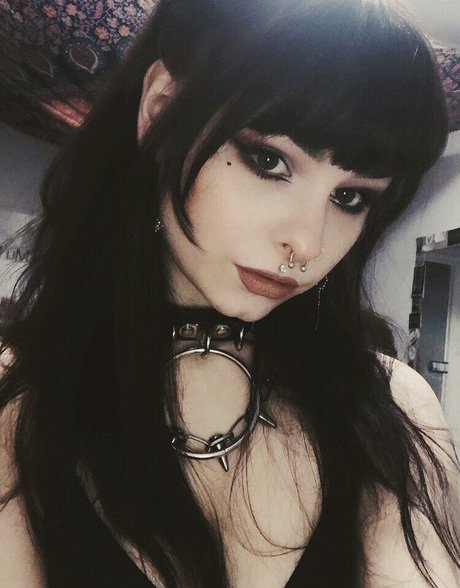 Fawn Fxck nackt erotische fotos