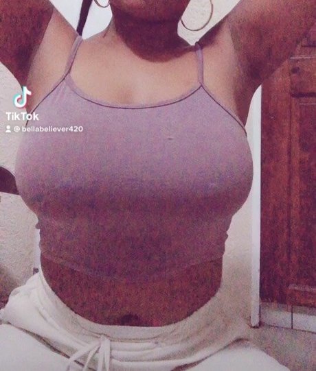 flachbrüstige onlyfans kunst nackte bilder