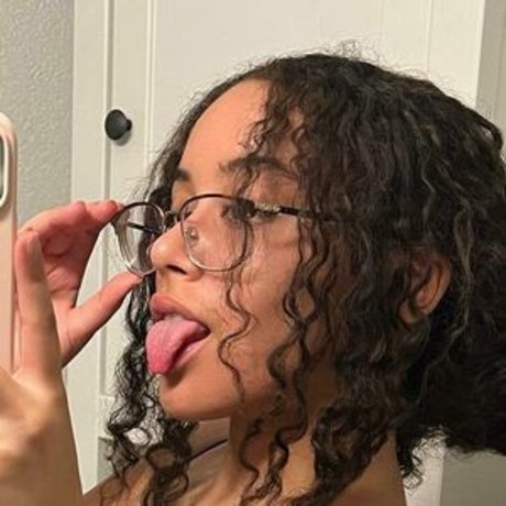 sperma auf großen titten onlyfans exklusive nackt galerie