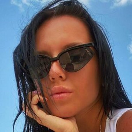 vollbusige brünette onlyfans schöne top galerien