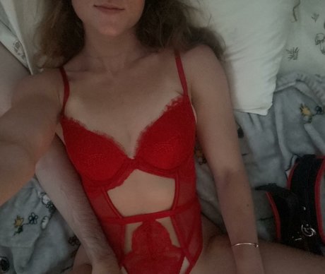stiefschwester onlyfans heiße schöne galerie