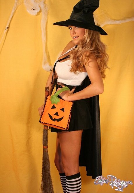 Ember Reigns sexy pornostar galerien