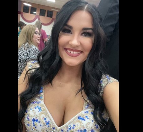 Aisley Montgomery freie nackte foto