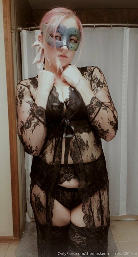 themaskedmistress420free nacktheit sexy bild