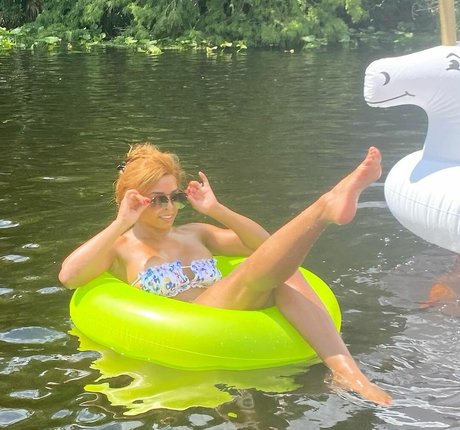 vollbusige reife onlyfans freie nackte bild