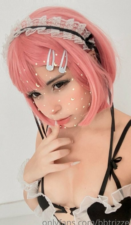 Bbtrizz e model akt archiv