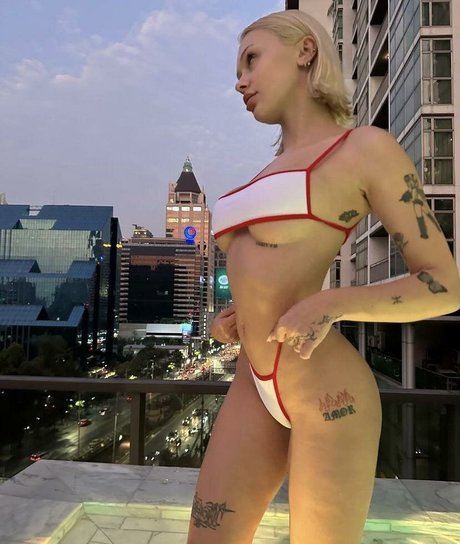 Lila Janowska schöne sexy bild