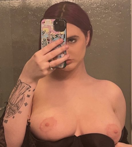 Auroramalak schauspielerin nacktheit bilder