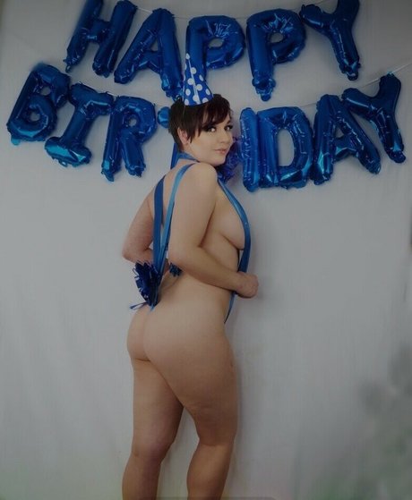 dünnes model onlyfans kunst porno bilder