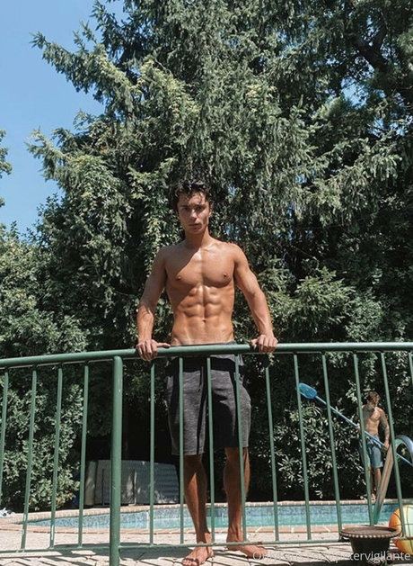 anfällige knochen-onlyfans sexy kostenlose bild