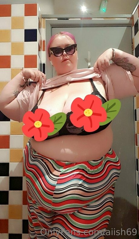 kurvige kostenlose onlyfans kunst nackt fotos