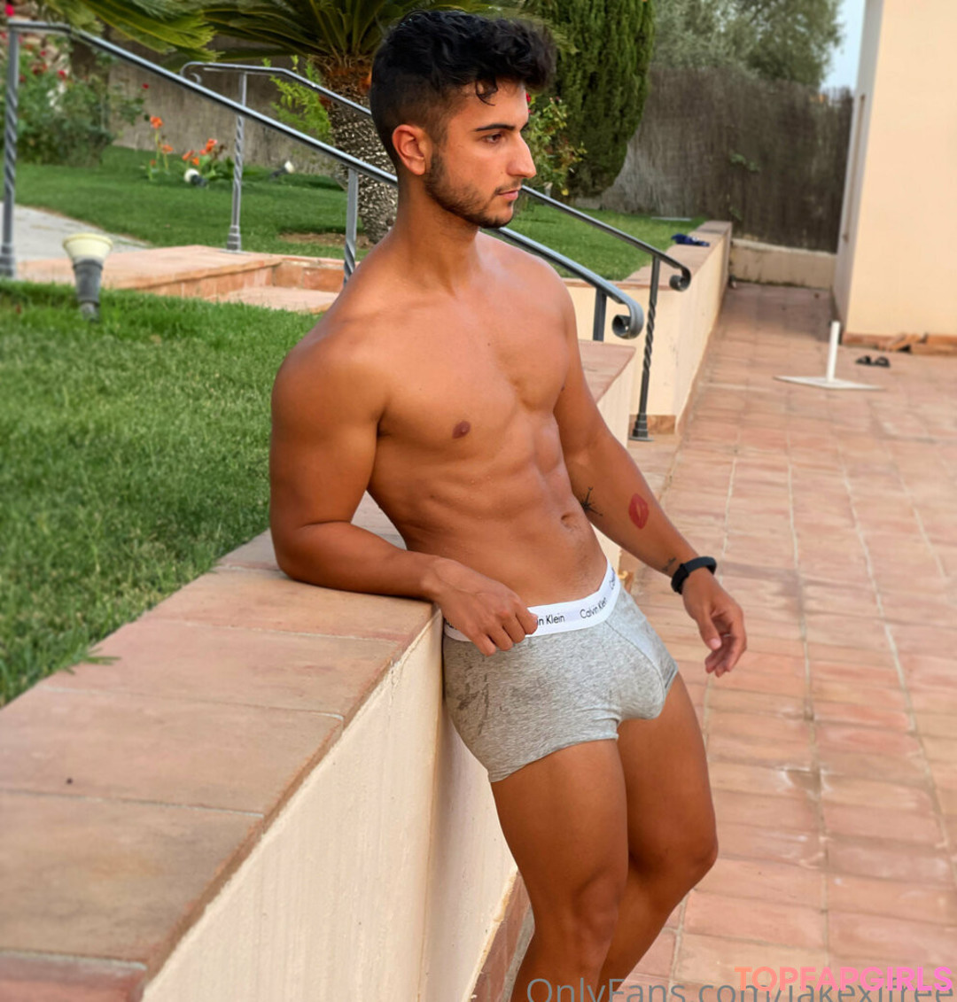 dünne schwarze teenager-onlyfans kunst exklusive foto