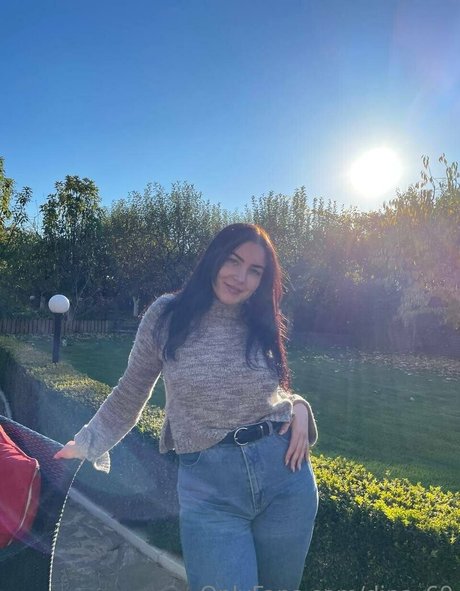 anfällige knochen-onlyfans sexy exklusive bild