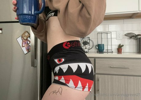 kleiner schwanz shemale onlyfans heiße erwachsene fotos