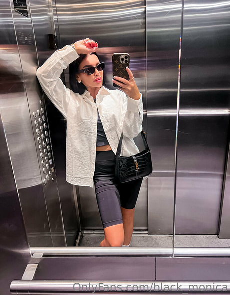 black monica Fotoaufnahmen