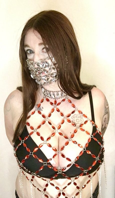 piercedpussysiren kostenlose kunst bild