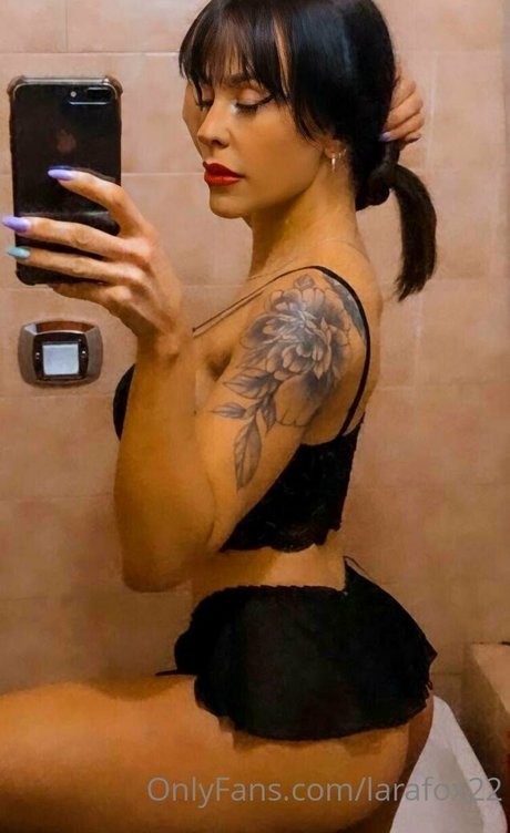 larafox22 nacktheit archiv