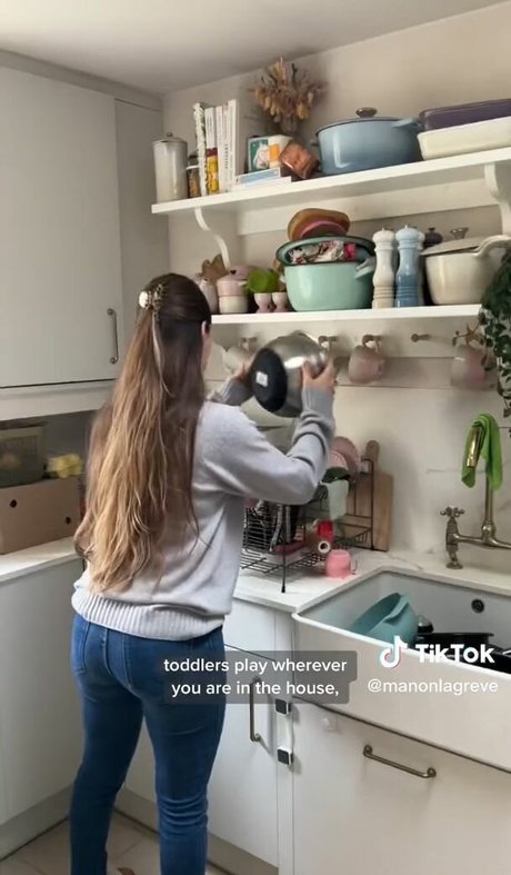 Manon Lagreve nackt erotische galerie