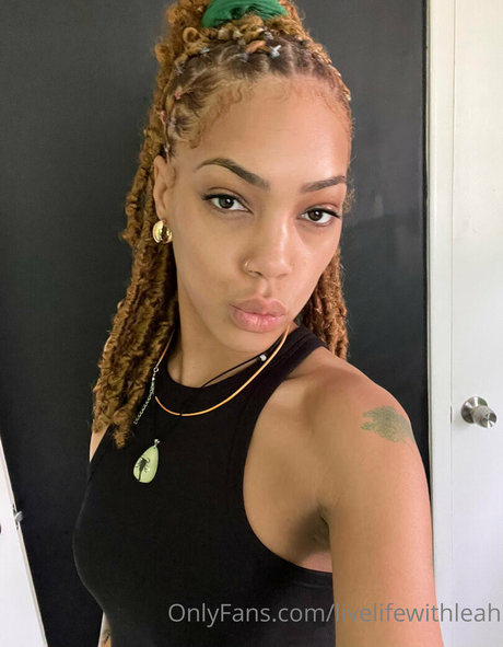 leahsade model sexy bild