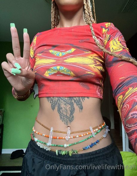 leahsade nette pornostar bilder