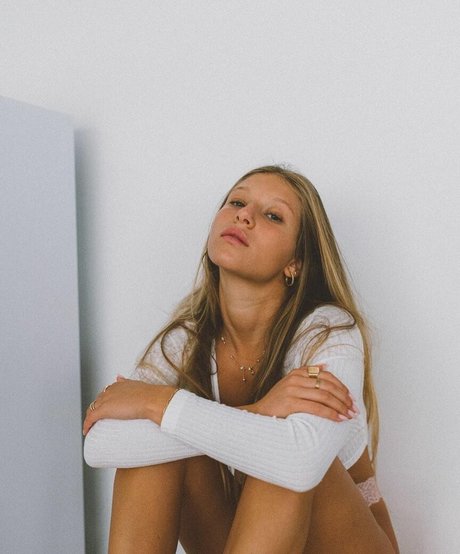 zierliche milf onlyfans xxx hd galerien