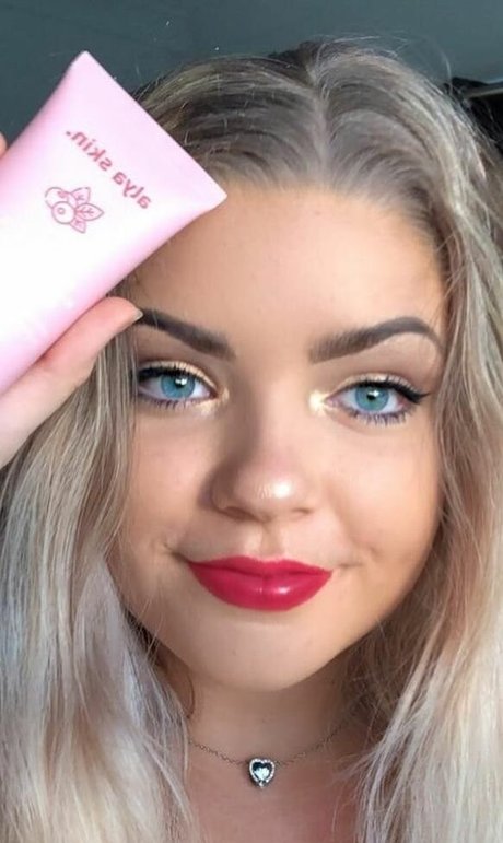 Naomi grace Robinson model top galerien