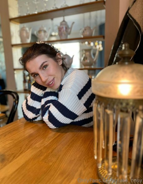 divine laura Profilfoto