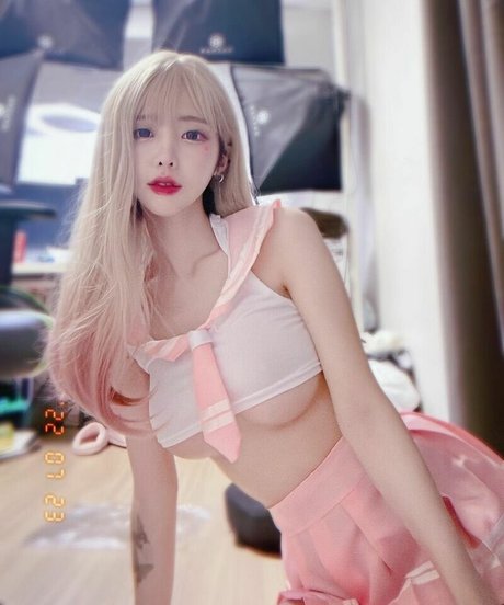 armeemädchen nur fans kunst nackt galerie