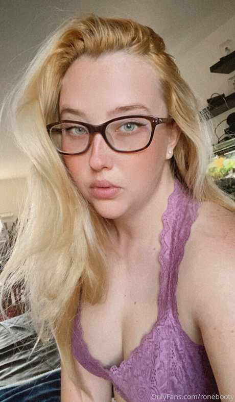 ronebooty perfekte nackten bild