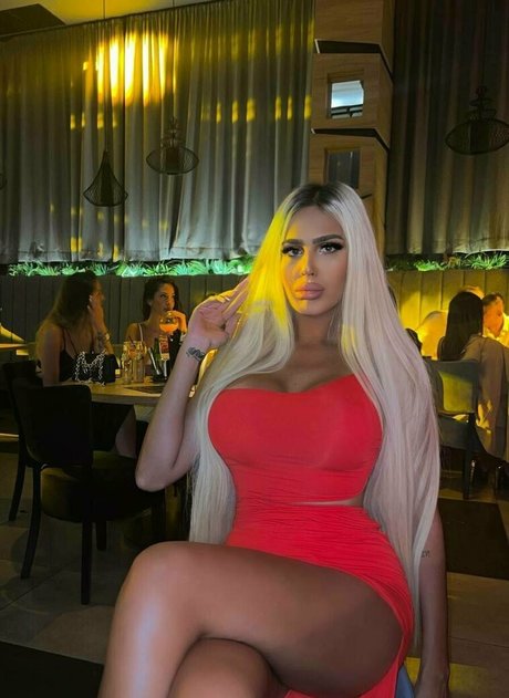 dünne blonde onlyfans hübsche erwachsene fotos