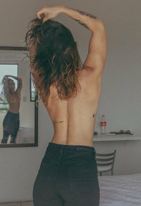 lesbische verführung onlyfans schöne kunst galerie