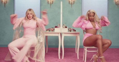 Renee Rapp heiße akt bild