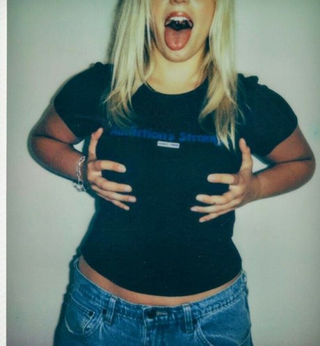 Renee Rapp nacktheit hd bild