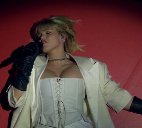 Renee Rapp heiße porno galerien