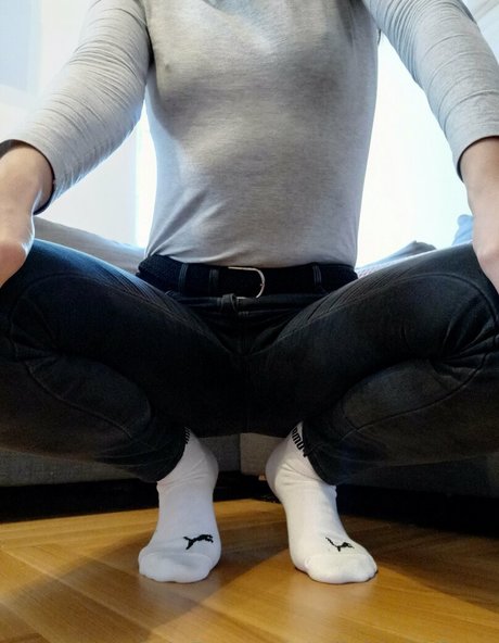 tallgirlwithfeets kunst hd bilder