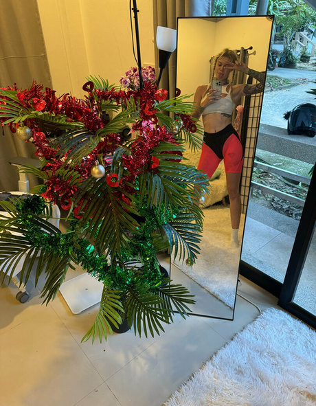 zierliche brünette nur fans hd akt galerie