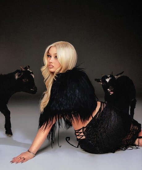 vollbusige rothaarige teen onlyfans xxx pornographische galerien