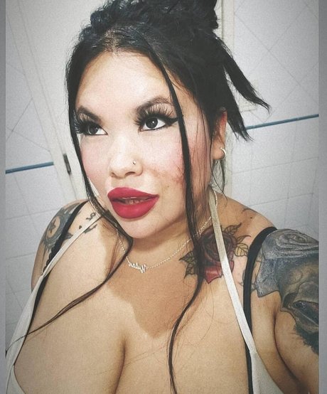 Naty Mari hübsche schöne archiv