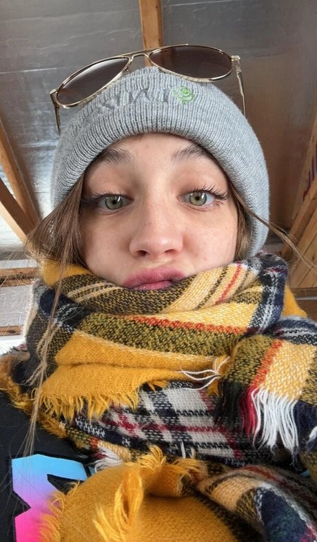 YellowMinimum6204 pornostar nackten foto