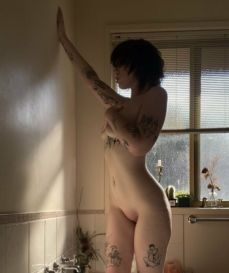 asiatische gilf-onlyfans sexy top bild