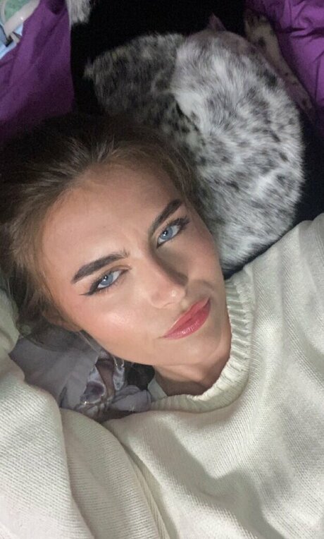 Selina Bentz hübsche akt bilder