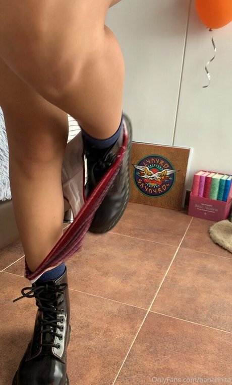 schwarze dessous onlyfans exklusive nackte foto