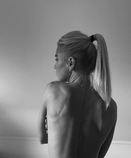 nur fans mit heller haut nackt schöne foto