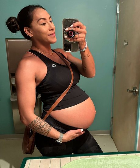 Hannah Eden Fitness model nacktheit foto