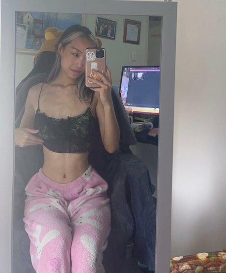 Smolkcqze nackt akt bild