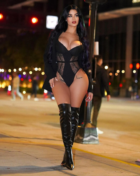 arabische kurvige onlyfans nackt pornographische fotos