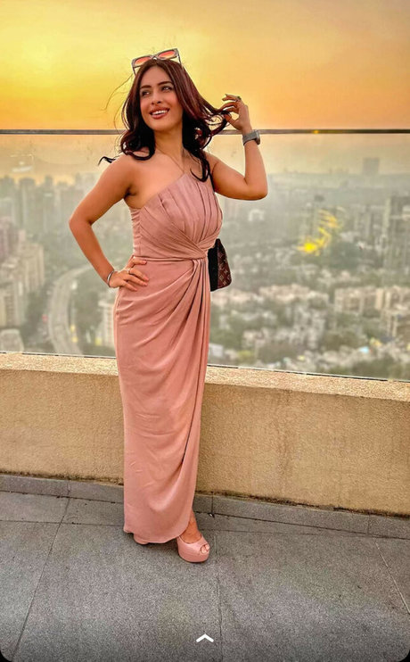 Nehhaa Malik hd porno bilder