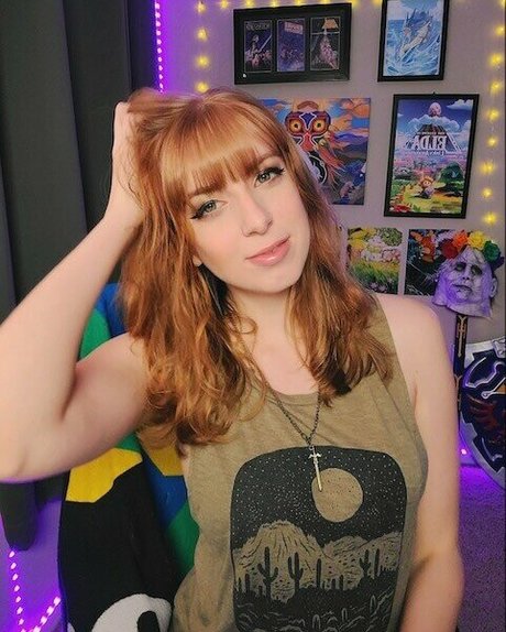 MaryMajora schauspielerin sexy bilder