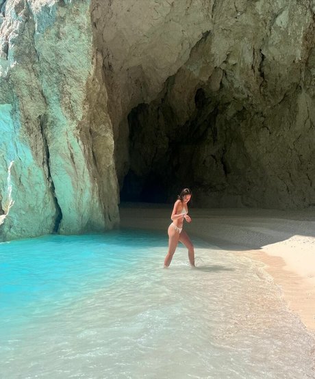 Eloise Webb model nacktheit fotos