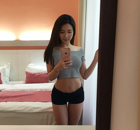 flachbrüstige onlyfans porno freie archiv